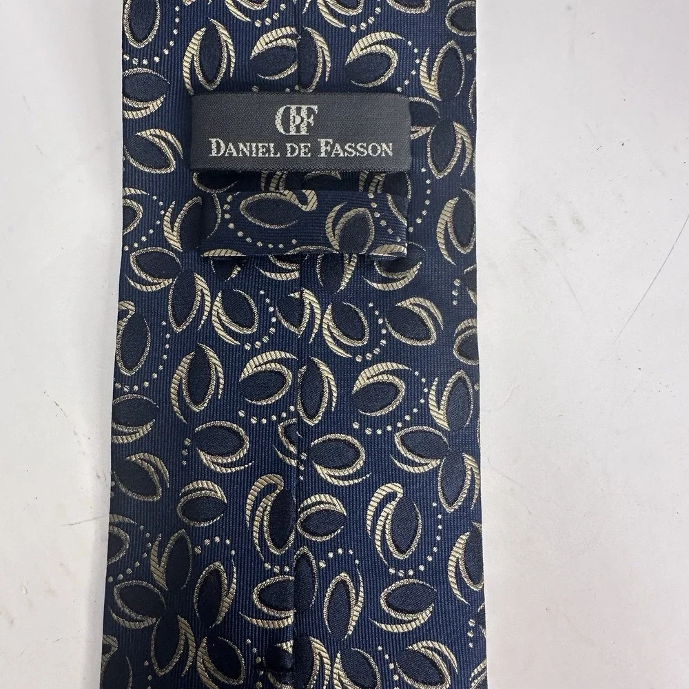 DANIEL DE FASSON Mens Classic‎ Tie Blue Gold Silk Print Designer Necktie